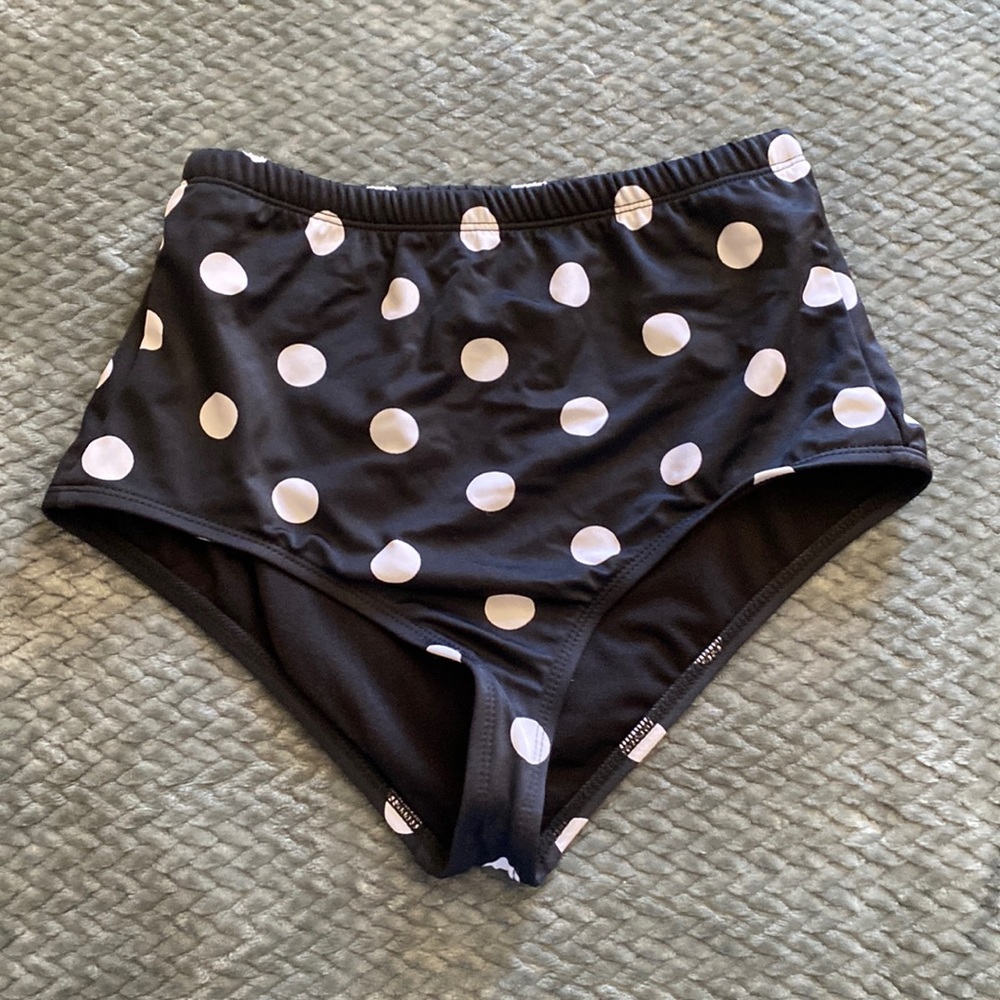 BNWOT Swim Bottoms Size M black with white